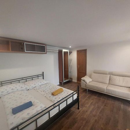 Appartement Otis Vendeghaz à Siófok Extérieur photo