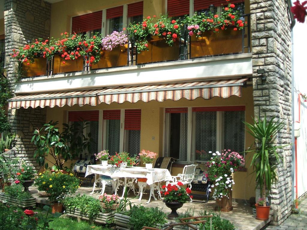 Appartement Otis Vendeghaz à Siófok Extérieur photo